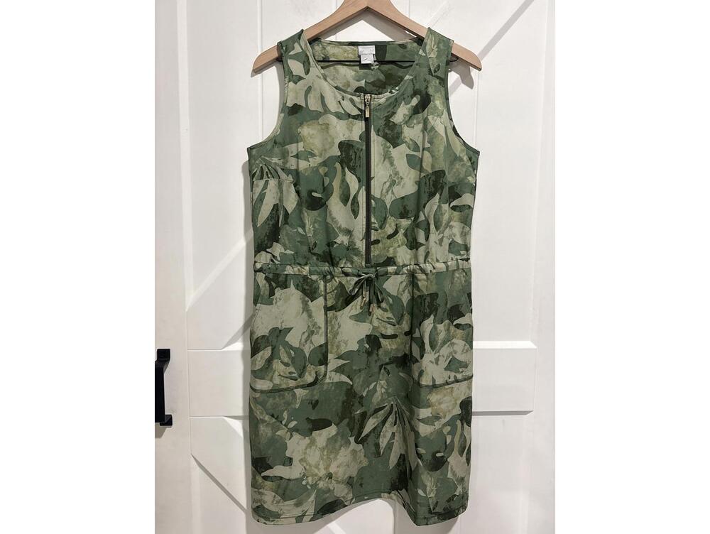 Chico's Zenergy Green Leaf Print Sleeveless Dress with Front Zipper, NWOT